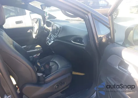 2019 Chrysler Pacifica Touring L Plus z USA, uszkodzony, nr VIN 2C4RC1EG3KR667972